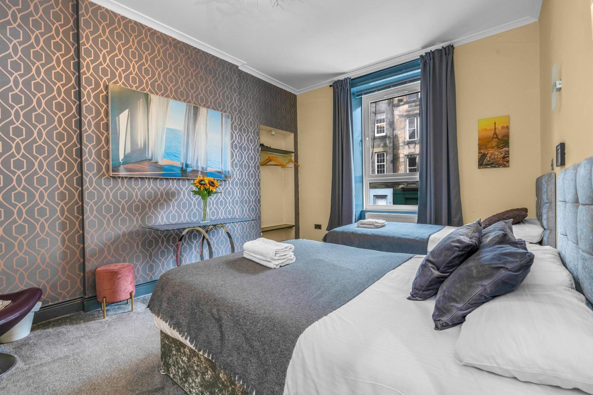 Cosy Modern City Centre Flat เอดินบะระ ภายนอก รูปภาพ
