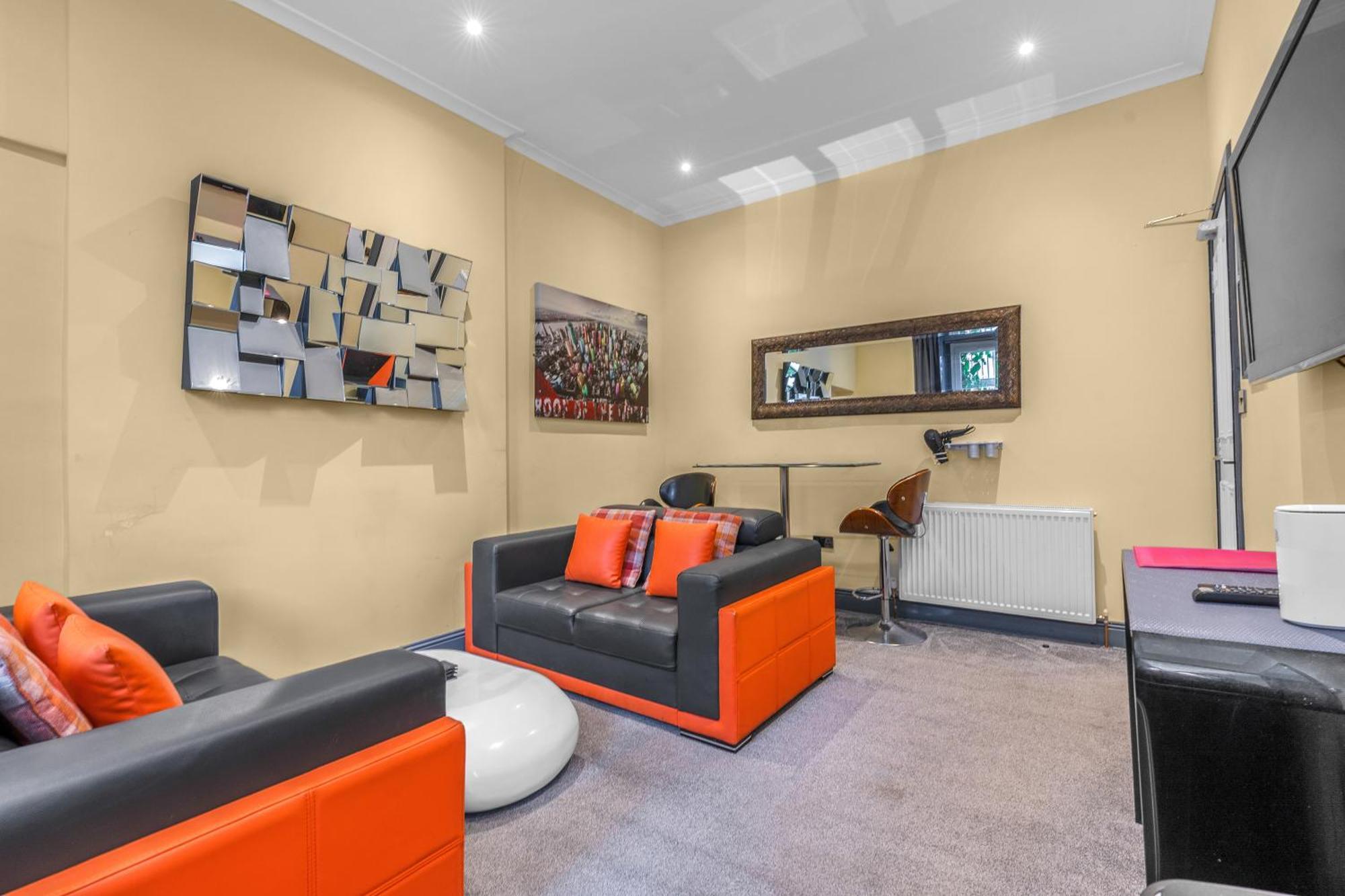 Cosy Modern City Centre Flat เอดินบะระ ภายนอก รูปภาพ